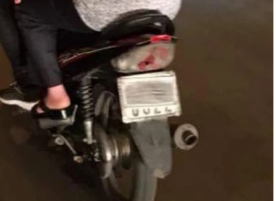 Đeo khẩu trang cho biển số xe khi tham gia giao thông bị xử phạt như thế nào?