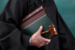 Tranh tụng trong vụ án dân sự